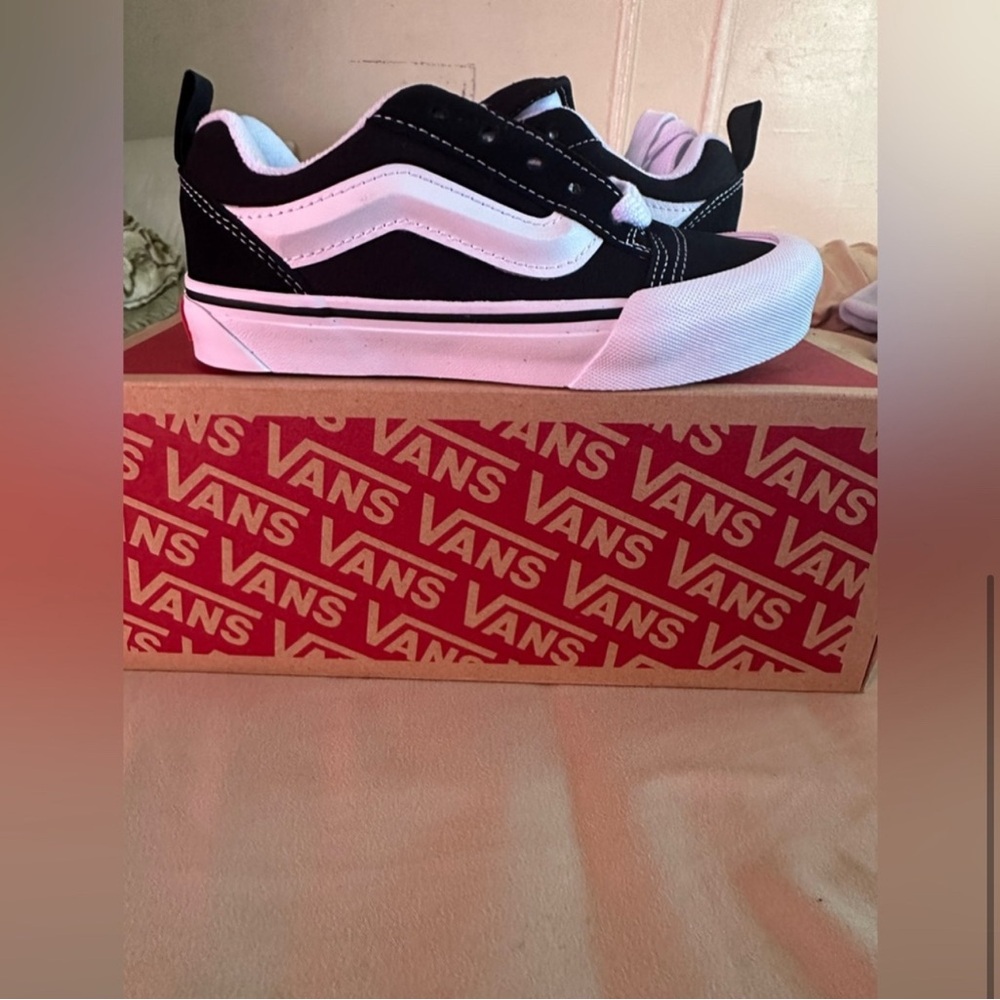 NIB VANS Knu Skool Sneakers